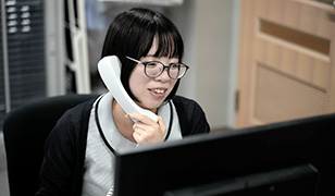 事務風景の様子1